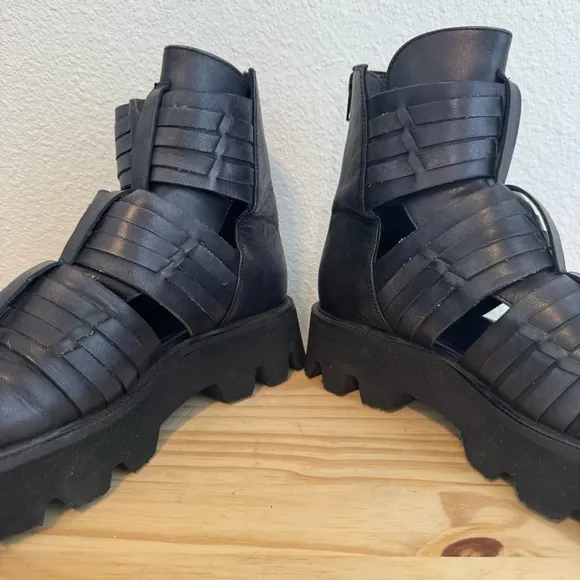 Free People Hydra Huarache Lug Boots in Black EU 38 / US 8