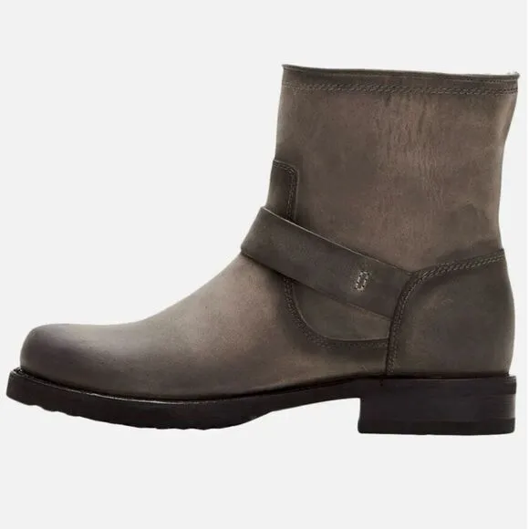 Frye Veronica Boot Color Gray like new.