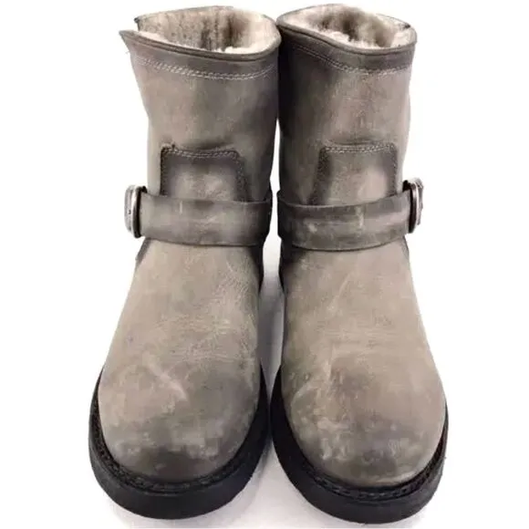Frye Veronica Boot Color Gray like new.