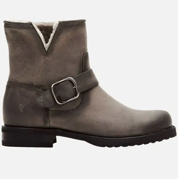 Frye Veronica Boot Color Gray like new.