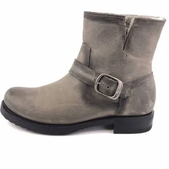 Frye Veronica Boot Color Gray like new.