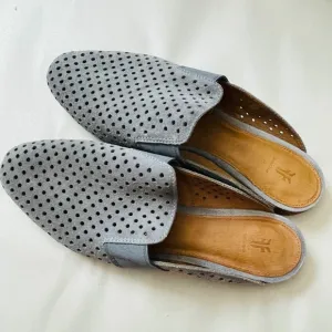 Frye Womens Grey Suede Leather Perforated Slides Mule Shoes Size 9