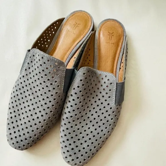 Frye Womens Grey Suede Leather Perforated Slides Mule Shoes Size 9