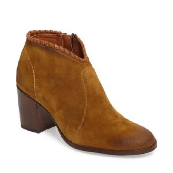 FRYE Women’s Nora Whipstitch Suede Tan Heeled Ankle Bootie- Size‎ 8.5