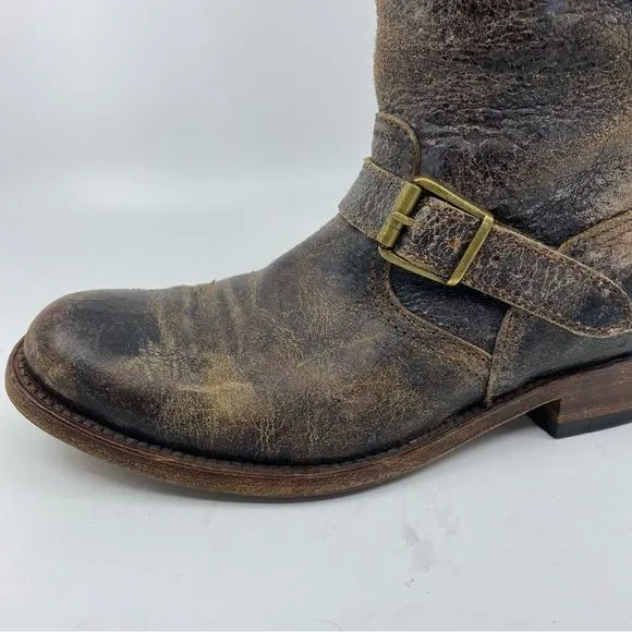 Frye Veronica  Leather Boots Color Brown Fashion Cracked Shiny Finish SZ 6