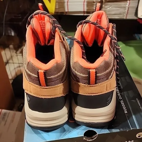 Georgeous Sketchers waterproof hiking boots size 10 NWT