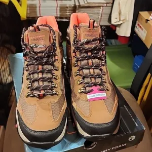 Georgeous Sketchers waterproof hiking boots size 10 NWT
