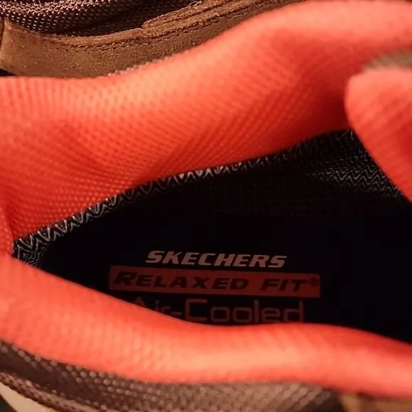 Georgeous Sketchers waterproof hiking boots size 10 NWT