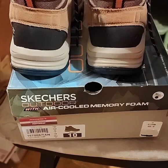 Georgeous Sketchers waterproof hiking boots size 10 NWT