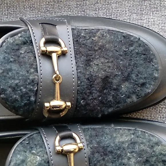 Geppetto's charcoal grey loafers with hunter green fur eu size 32