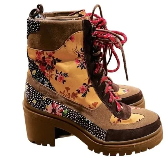 Gianni Bini throw back combat boots Floral  multi color 2 laces Size 9 NWOB