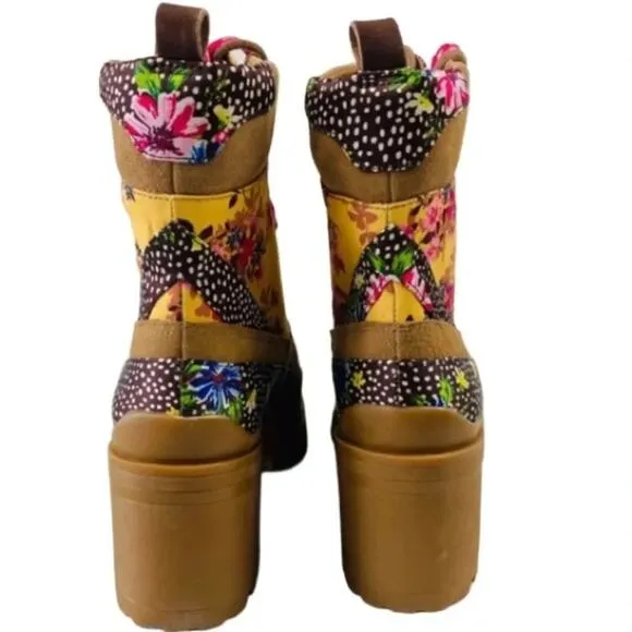 Gianni Bini throw back combat boots Floral  multi color 2 laces Size 9 NWOB