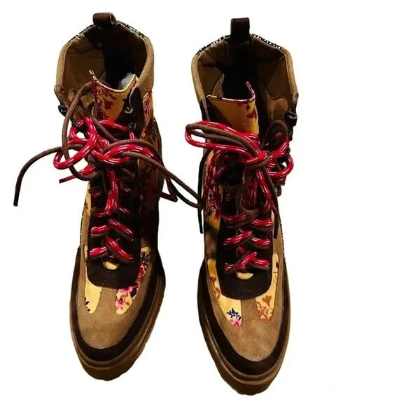 Gianni Bini throw back combat boots Floral  multi color 2 laces Size 9 NWOB