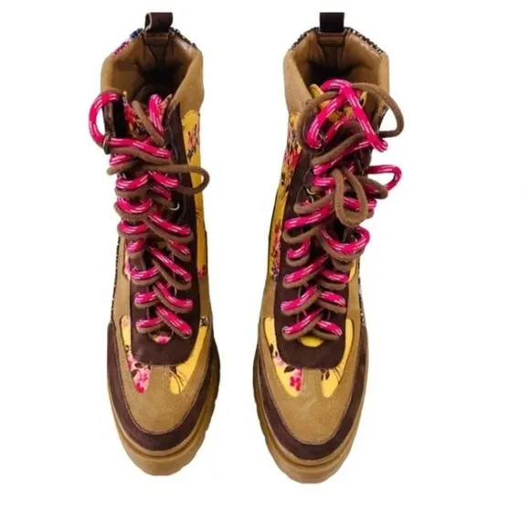 Gianni Bini throw back combat boots Floral  multi color 2 laces Size 9 NWOB