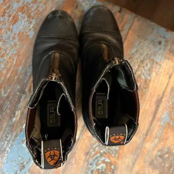 Girls Ariat Riding Boots, SZ 5