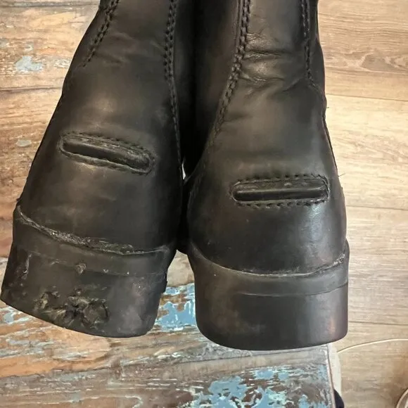 Girls Ariat Riding Boots, SZ 5