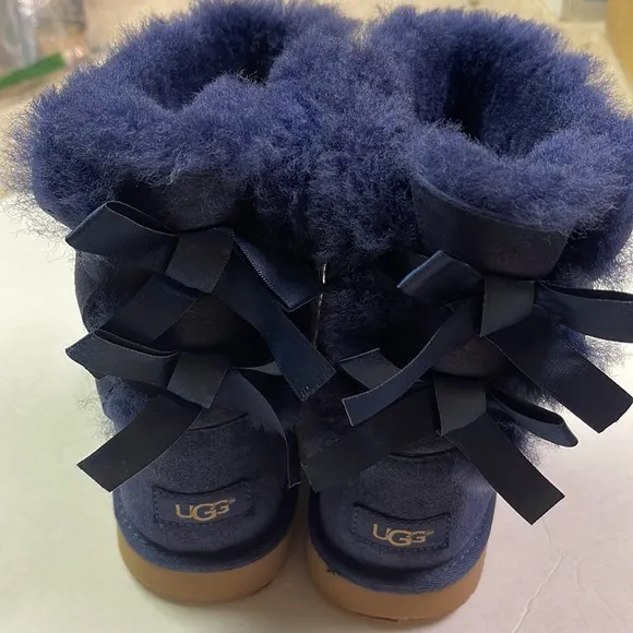 Girls UGG Bailey Bow Short Navy Suede Boot Size 6M