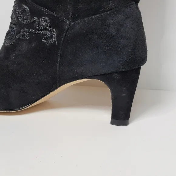 Gloria Vanderbilt Suede Knee High Embroidered Heeled Boots 7.5