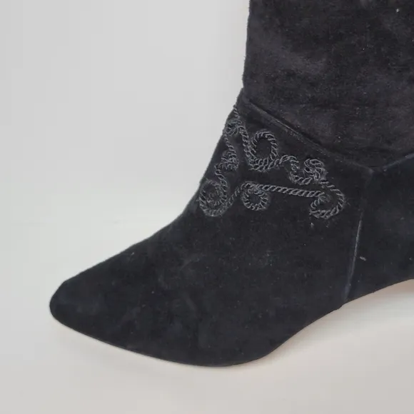 Gloria Vanderbilt Suede Knee High Embroidered Heeled Boots 7.5