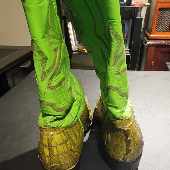 Green Los Altos Cowboy Boots with Genuine Alligator