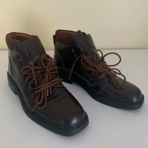 Gucci hiking boot size 6.5