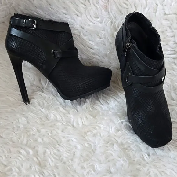 Guess Genuine Leather Black Fur Trim Platform Lug Heel Booties