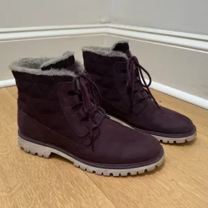 Helly Hansen Vega Arctic Suede Faux Shearling Lined Womens Boots Purple Sz 6.5