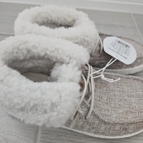 Hey Dude Warm Casual Boots Faux Shearling Interior NWT