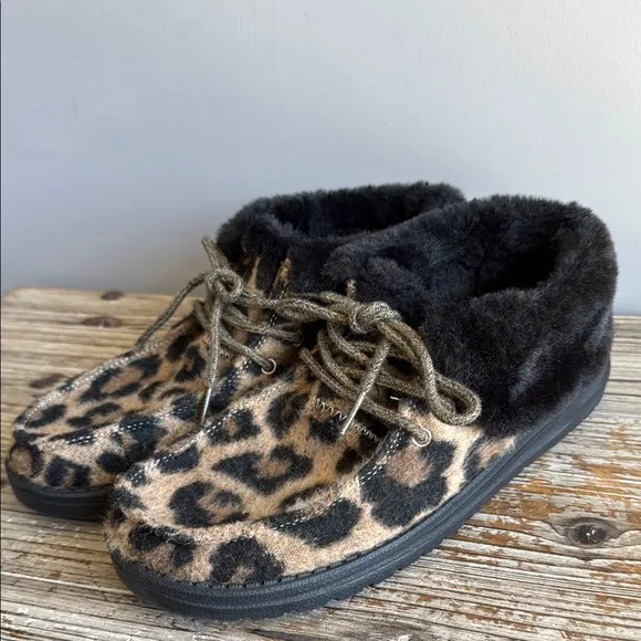 HEYDUDE Black &amp; Tan Brit Leopard Print Faux Fur Trim Slip On Shoes size 8