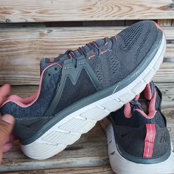 Hoka Gaviota 2 Gray and Pink Athletic Shoes with Breathable Mesh