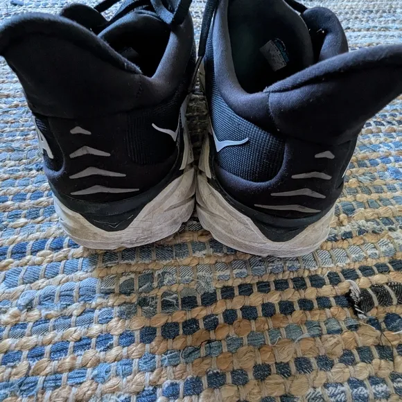 Hoka One Men’s Clifton 8 1119393/BWHT Running Shoes Size 11D Black White