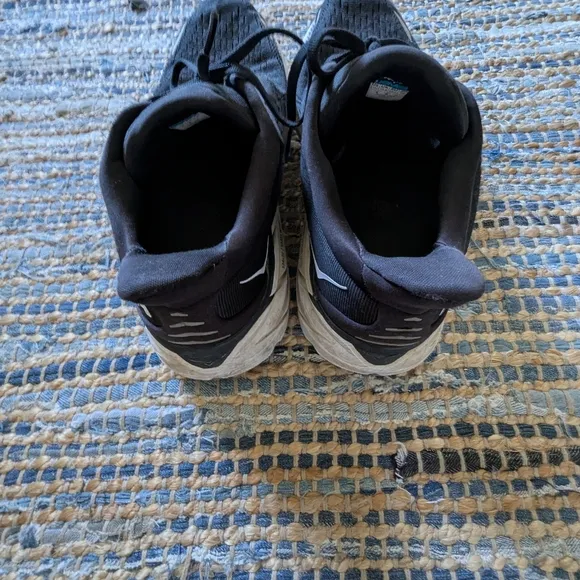 Hoka One Men’s Clifton 8 1119393/BWHT Running Shoes Size 11D Black White