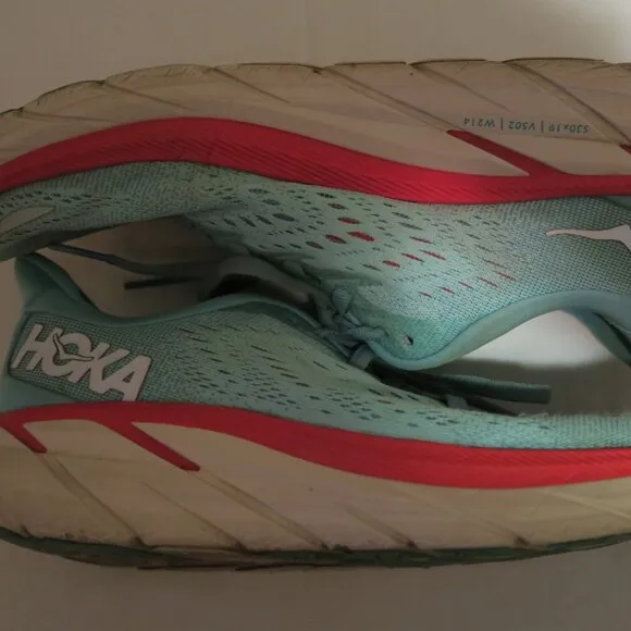 Hoka One One Clifton 8 Aquarelle Women’s Size 6 B (1119394 AEBL) Running Shoes