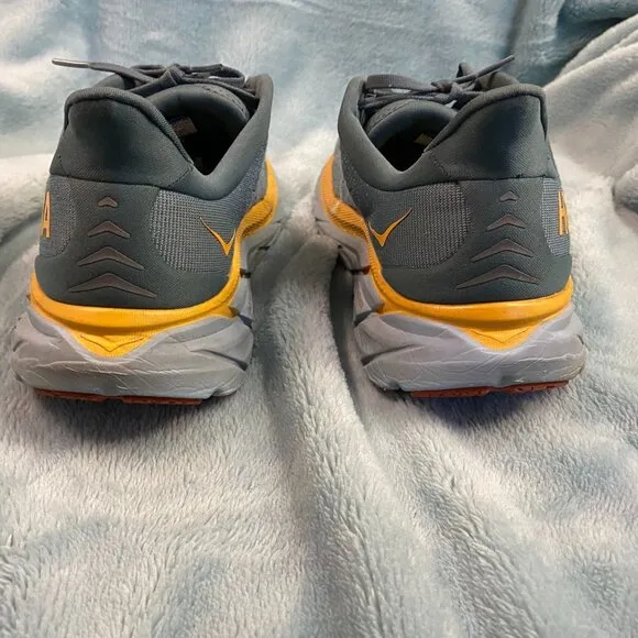 Hoka One One Clifton 8 Running Shoes Gray &amp; Yellow Mens 10.5 D Medium Lightweigh
