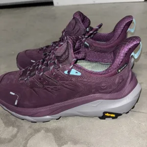 HOKA W KAHA 2 LOW GTX Low Hiking Boots Waterproof GRAPE WINE UNISEX 8 1/2 /40EU