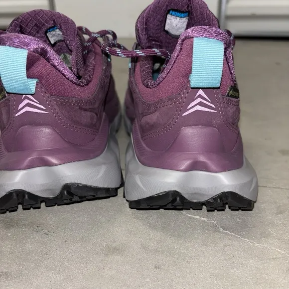 HOKA W KAHA 2 LOW GTX Low Hiking Boots Waterproof GRAPE WINE UNISEX 8 1/2 /40EU