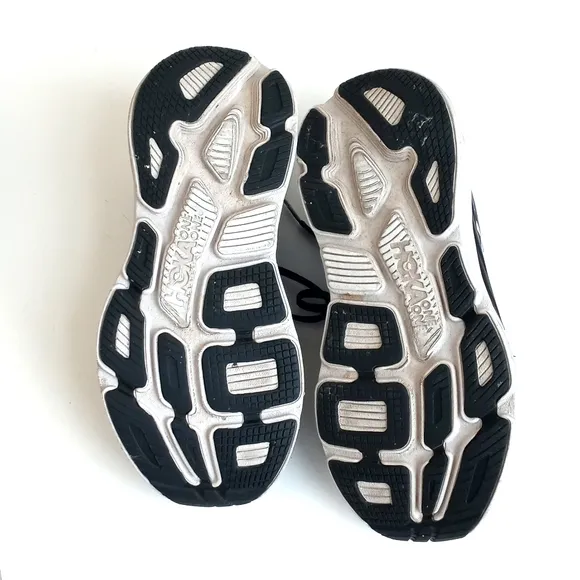 Hoka Women's Black Bondi 7 One On One Tennis Shoes Athletic Shoes Size 8