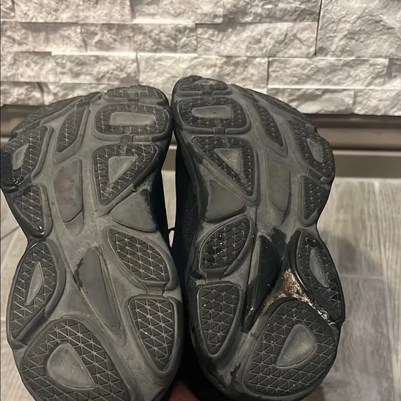 Hoka Womens Black Bondi 8 Athletic shoes size 8 1/2