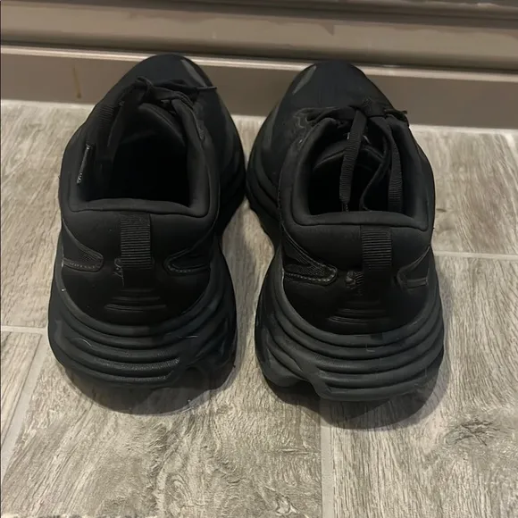 Hoka Womens Black Bondi 8 Athletic shoes size 8 1/2