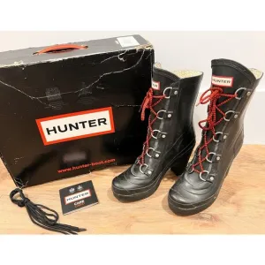 Hunter Gabby Women’s Black Rubber Heeled Boots Size US 8M / UK 7 / EU 40/41 Box