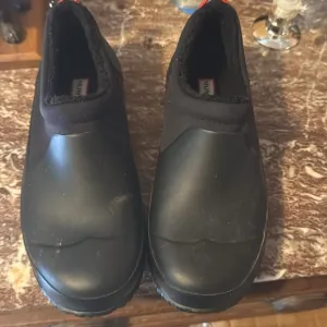Hunter slip on fleece lined shoes