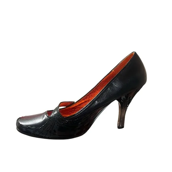 Irregular Choice RARE Swans Black High Heel Statement Pumps Women’s 37 (6.5-7)