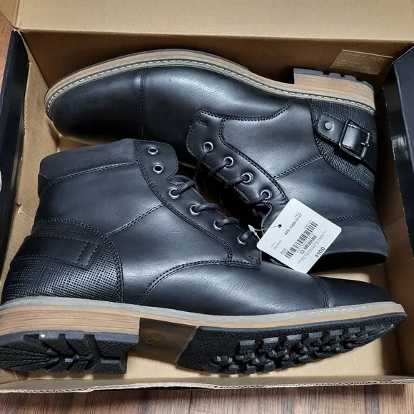 J. Ferrar Mens Millbank Flat Heel Lace Up Boots.