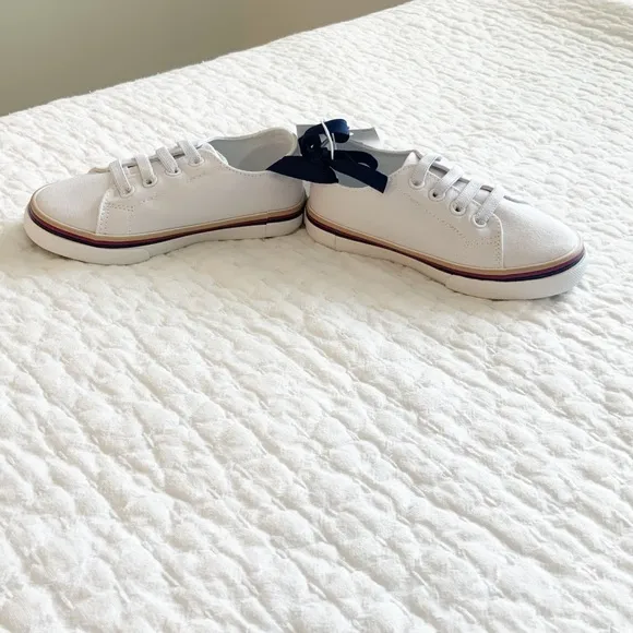 Janie and Jack NWT Toddler Shoes Size 8 White w/ Blue, Red &amp; Yellow Stripe