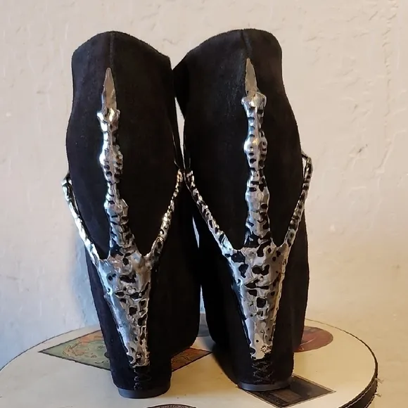 JEFFERY CAMPBELL Black Damsel Claw Platform  Lace Up Shoe Heel 6
