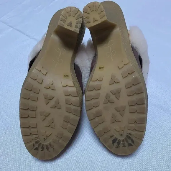 JESSICA SIMPSON Women’s Shoes, Clogs. Size 8. Fur Lined inside. Great Condition