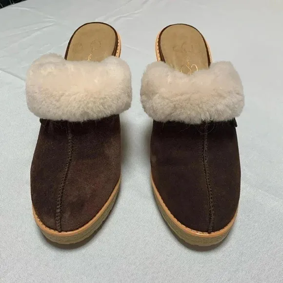 JESSICA SIMPSON Women’s Shoes, Clogs. Size 8. Fur Lined inside. Great Condition