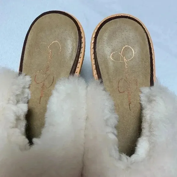 JESSICA SIMPSON Women’s Shoes, Clogs. Size 8. Fur Lined inside. Great Condition