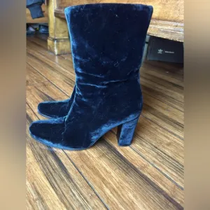 Jil Sander Black Velvet Heeled Boots with Sleek Silhouette 6.5