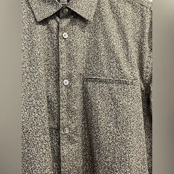 John Varvatos Dobby Speckled Sport Shirt. Bobcat print.Size Small.